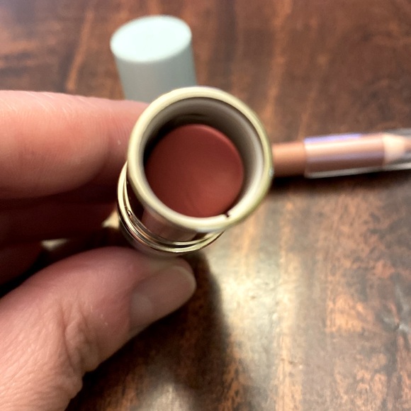 Estée Lauder • Pure Color Envy Lipstick • Full size: 0.12g • Shade: 420 - Picture 3 of 8